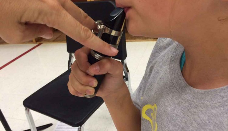 beginning clarinet players play flat